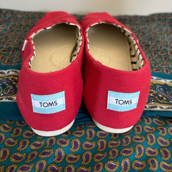 Toms Red Canvas Alpargata Slip-Ons - Picture 4 of 9